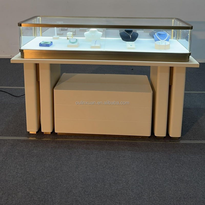 Expositor de Joias e Relógios  - Luxury Watch Store avaliação e preço